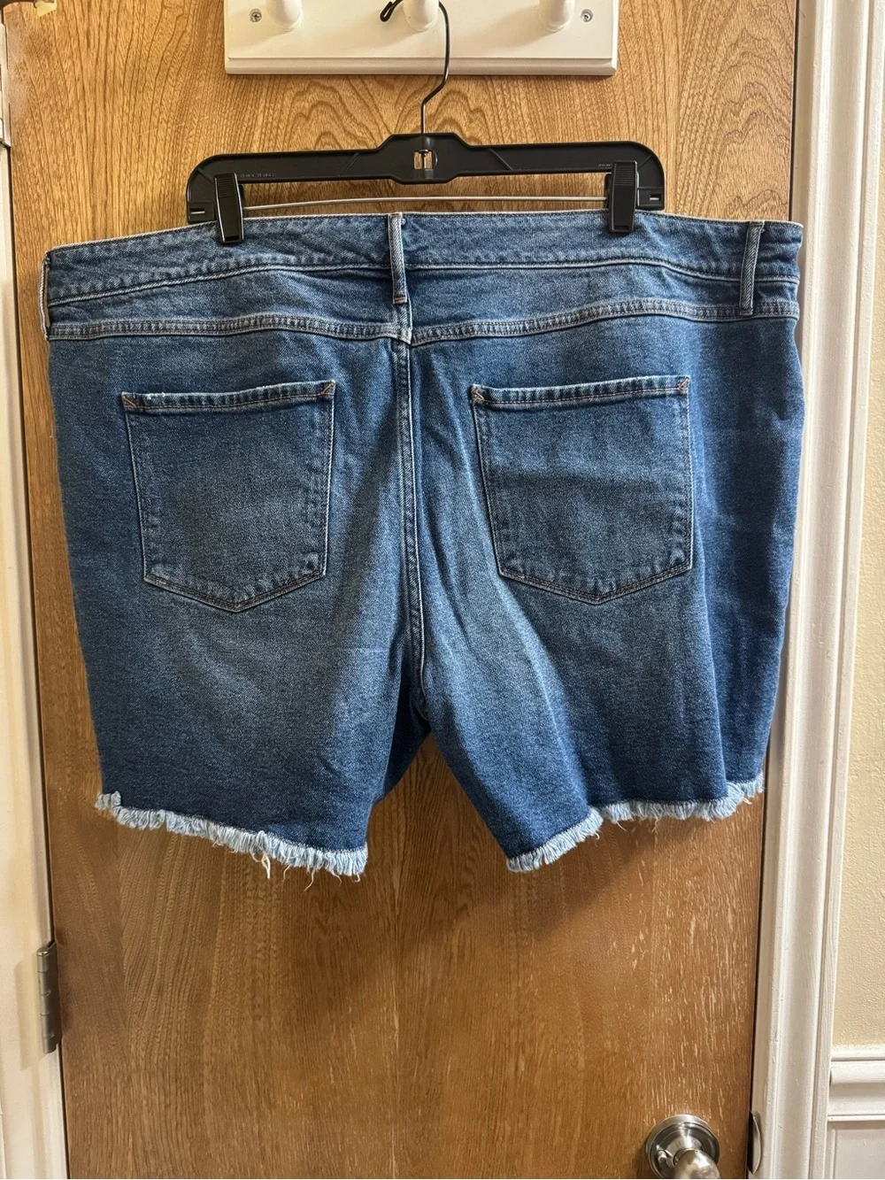 A.n.a High Rise 4.5” Inseam Denim Shorts Plus Size 22W Frayed Hem Distressed